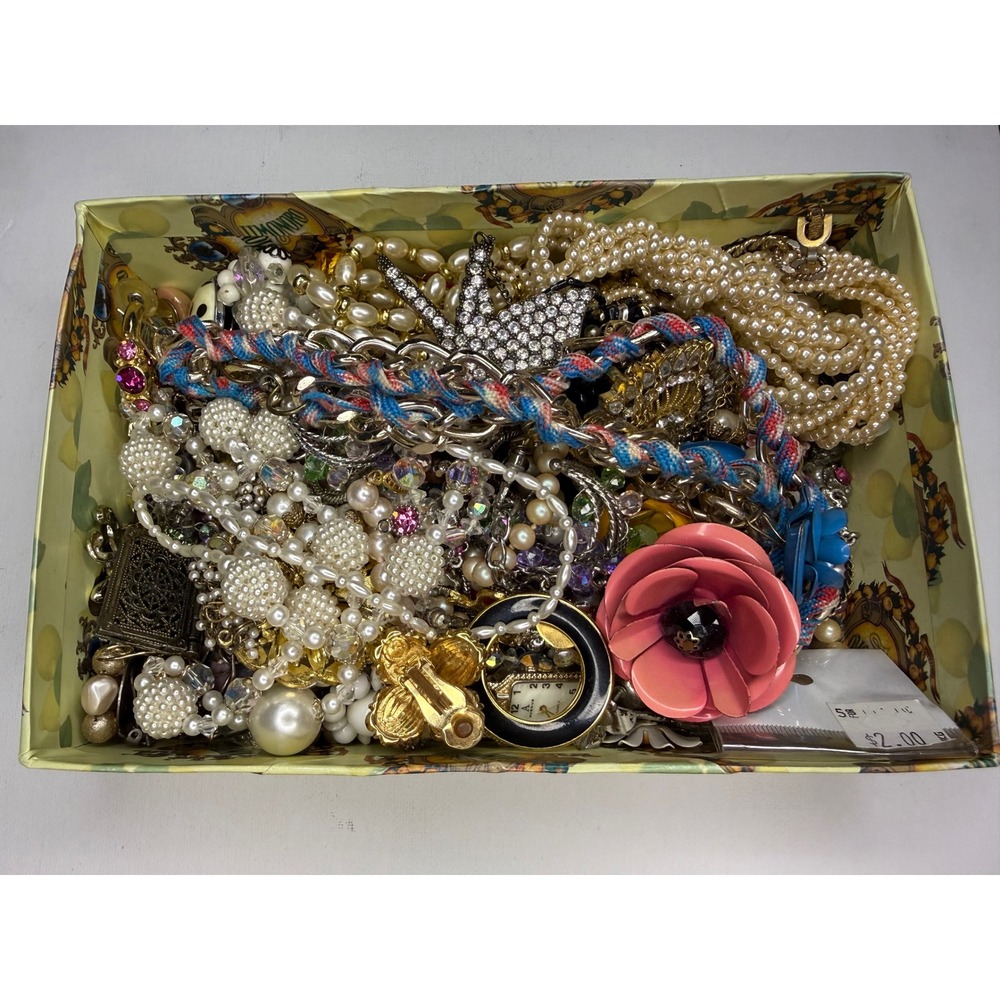 3 Lbs Bulk Vintage Costume Jewelry Lot Wearable Necklaces Earrings Brooches Etc